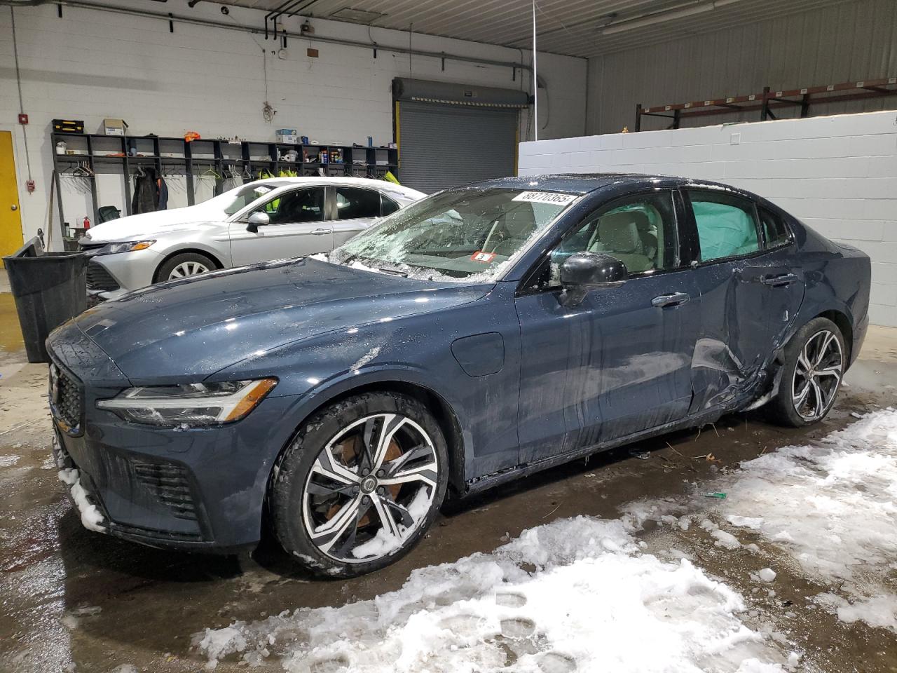 2023 Volvo S60 plus