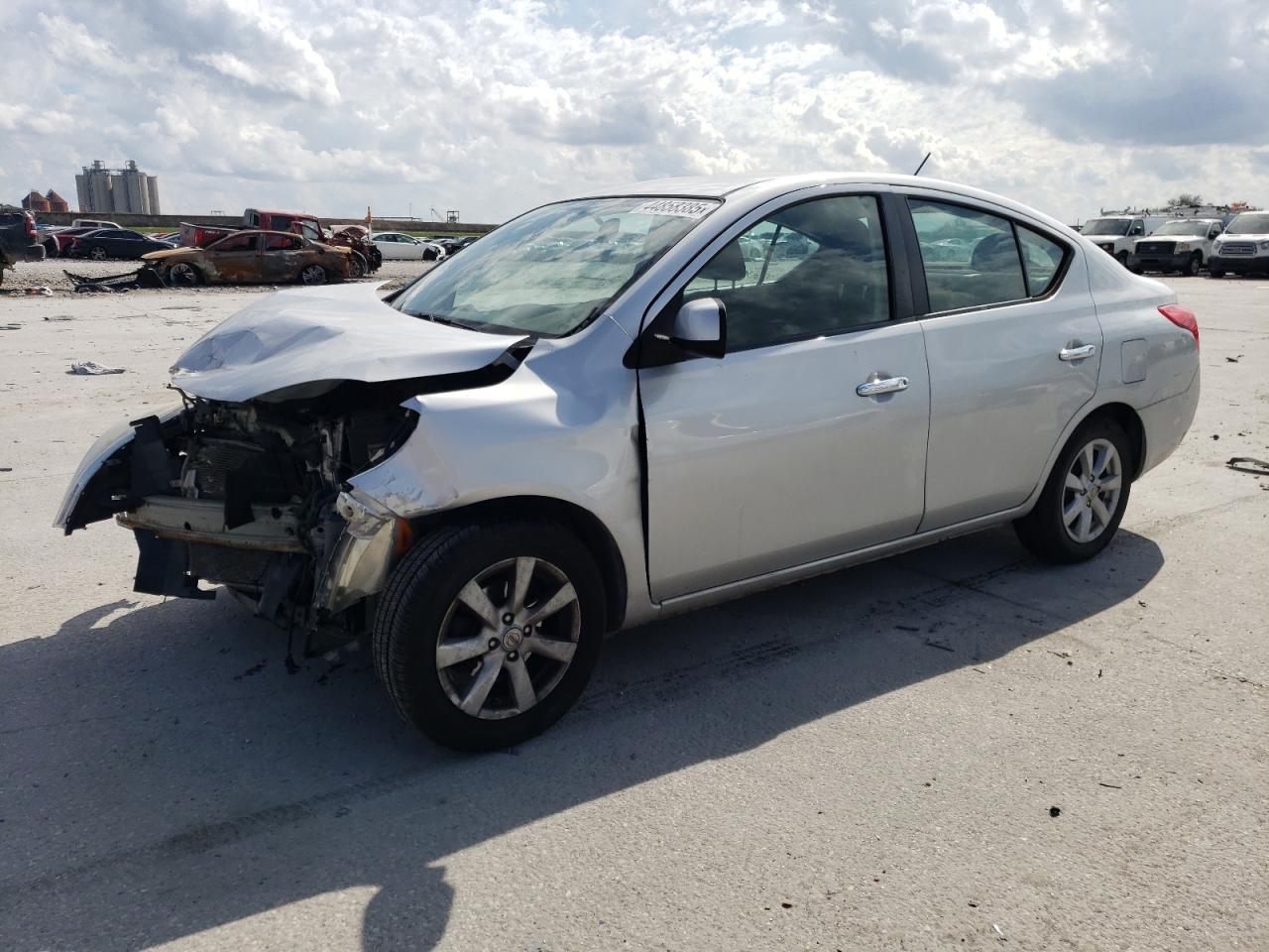 2012 Nissan Versa s