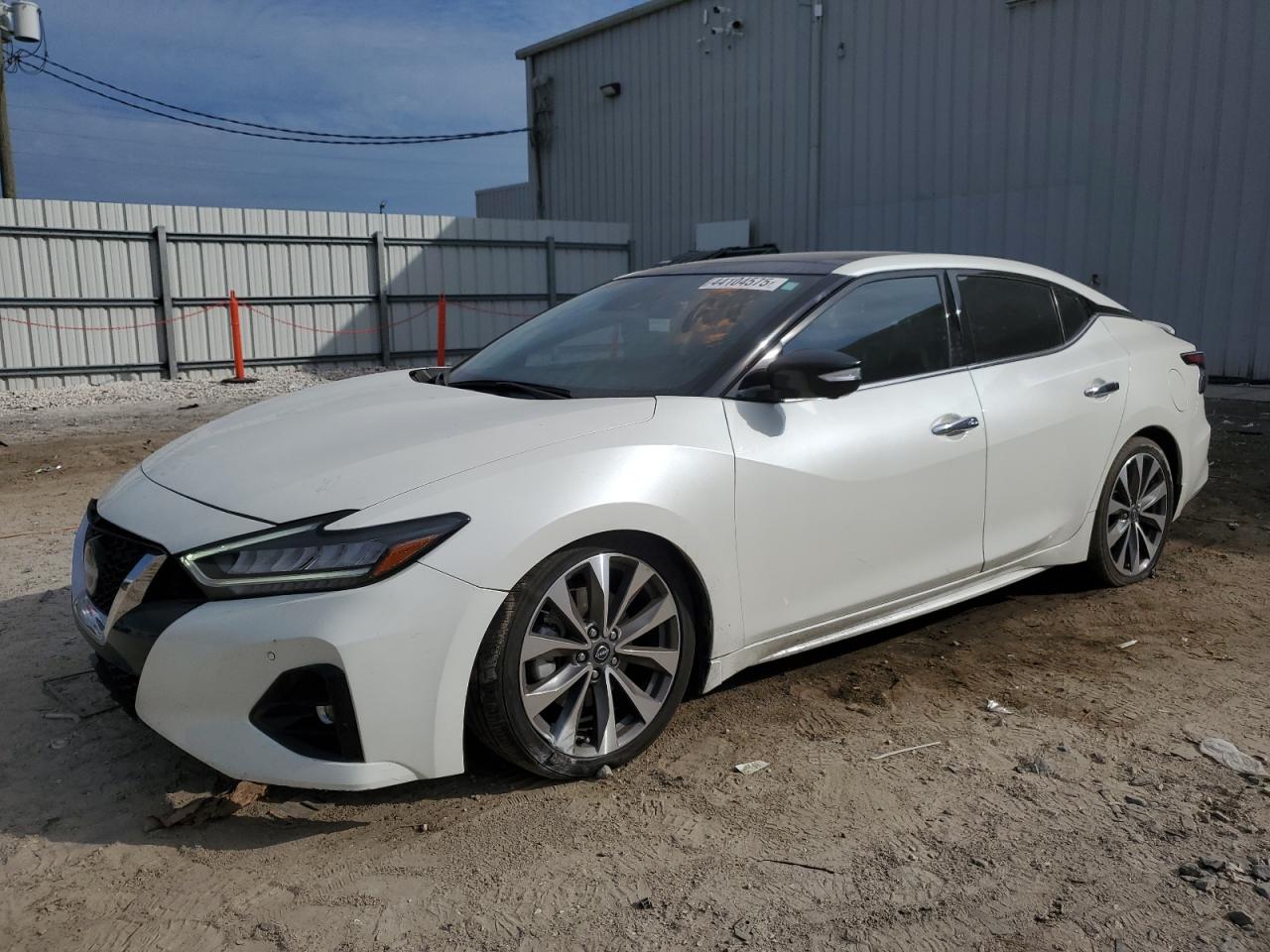 Nissan Maxima pla