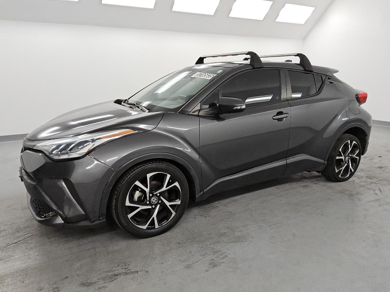 2022 Toyota C-hr xle