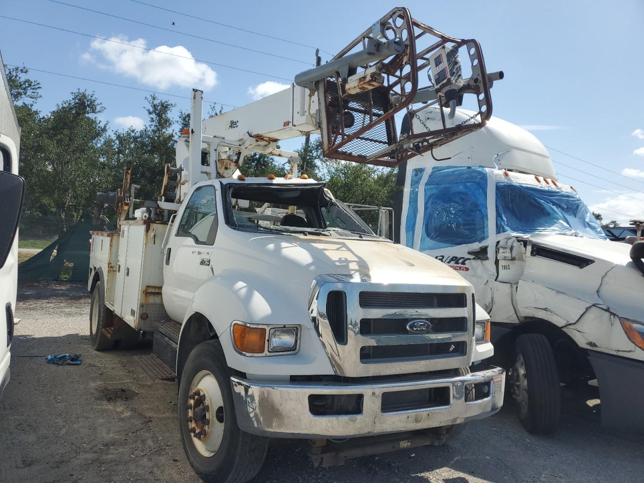 2015 Ford F750 super