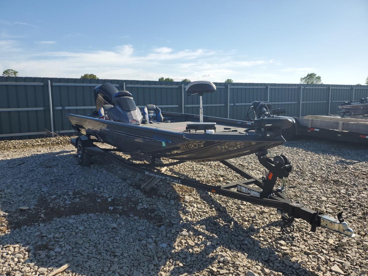 Land rover Bass boat