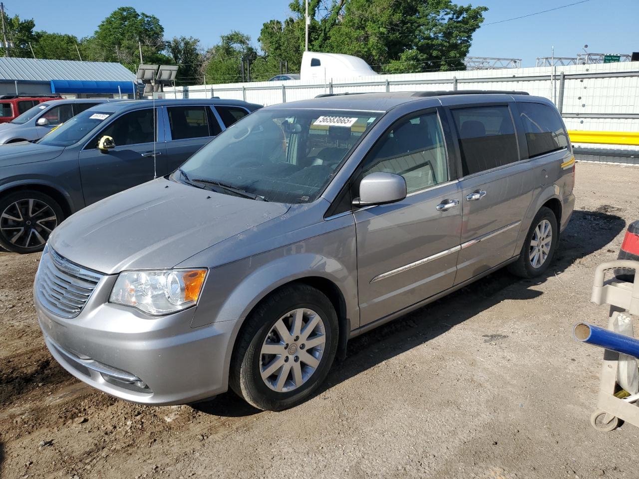 2015 Chrysler Town & cou