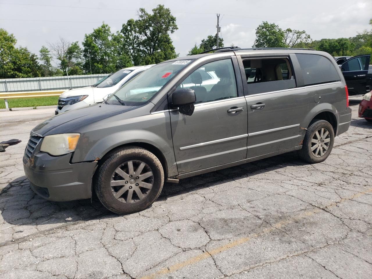 2010 Chrysler Town & cou