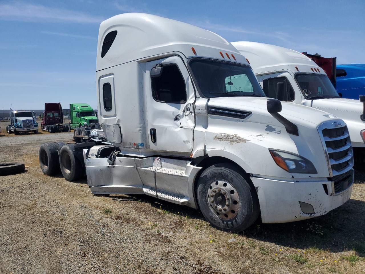 2019 Freightliner Cascadia 1
