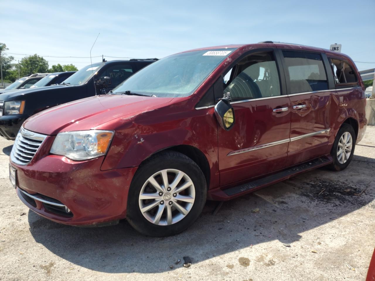 2016 Chrysler Town & cou