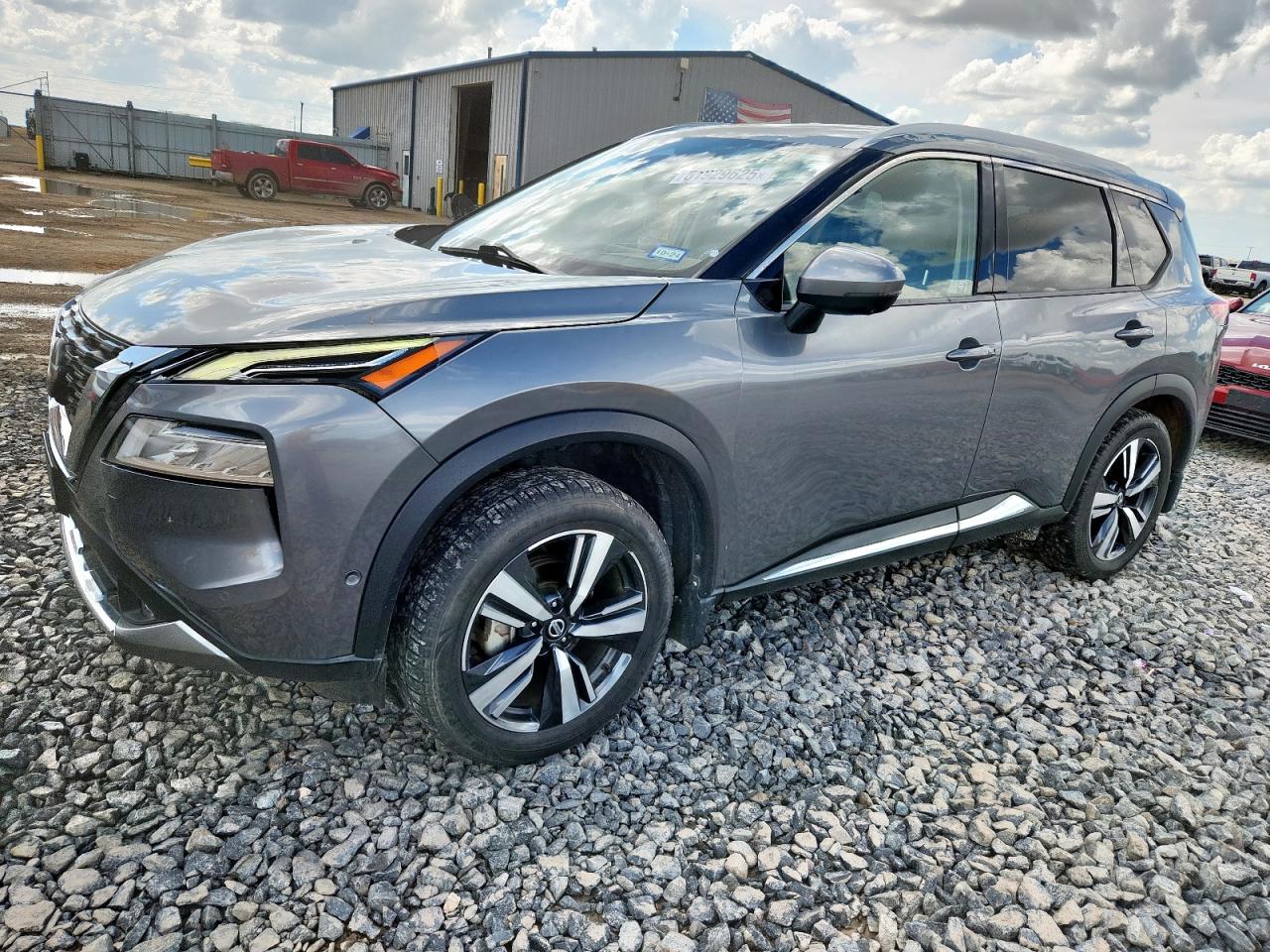 2021 Nissan Rogue plat