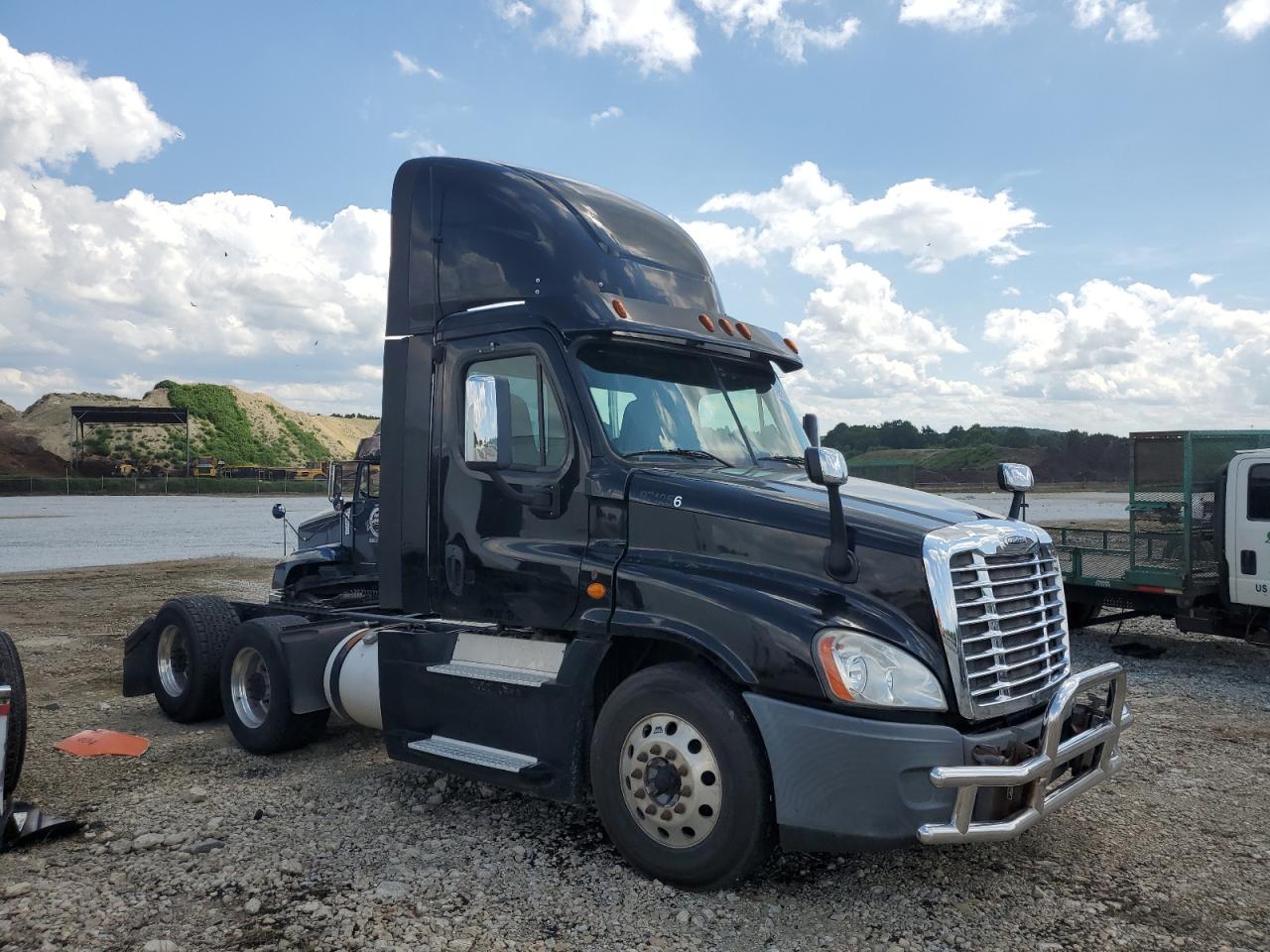 2014 Freightliner Cascadia 1