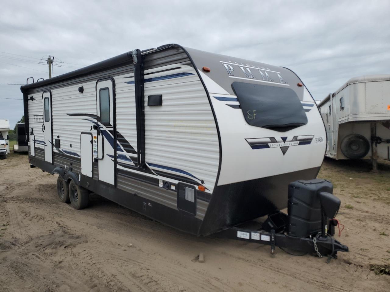 2022 Forest river Palomino puma 26fkds