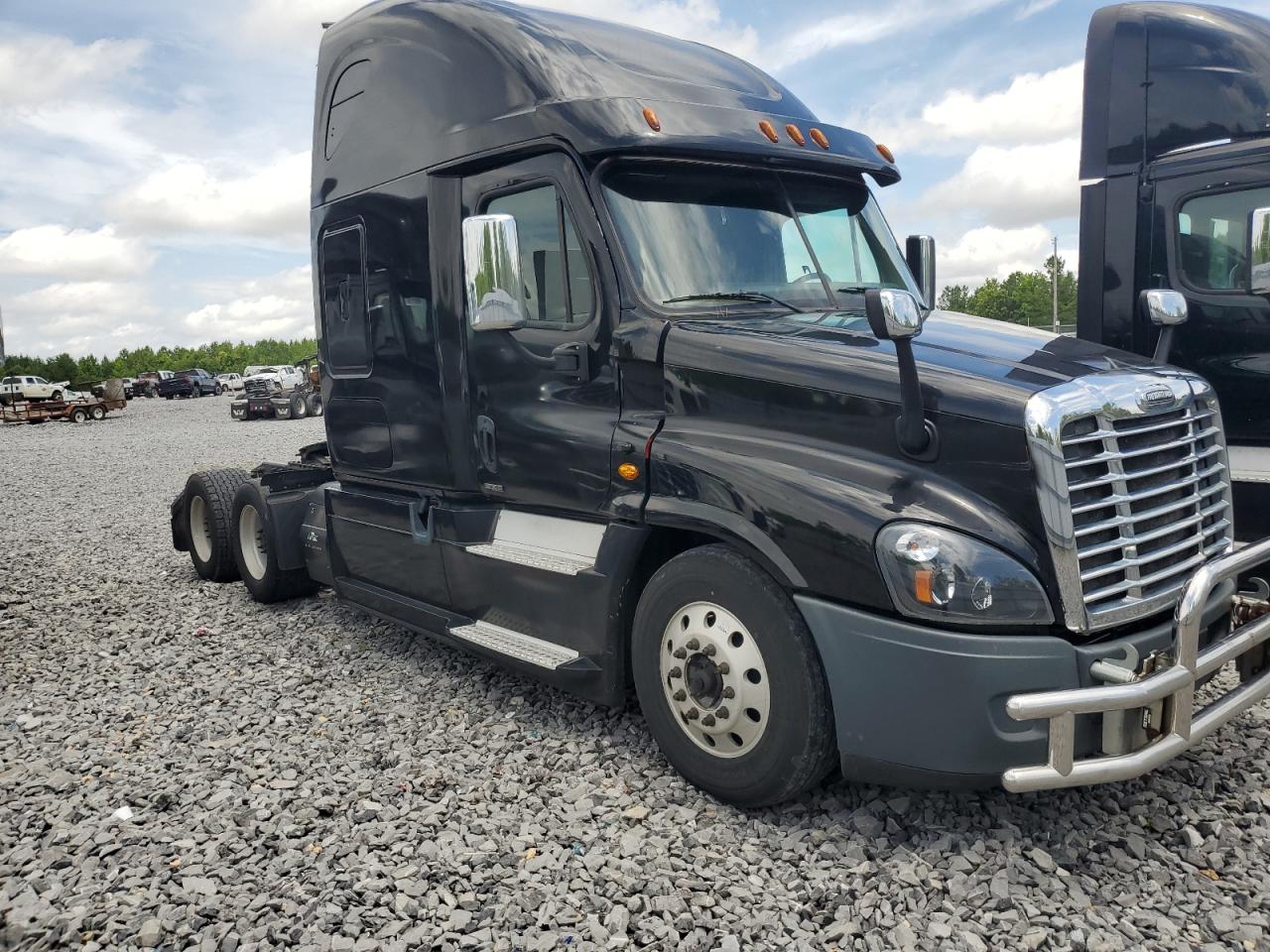 2017 Freightliner Cascadia 1