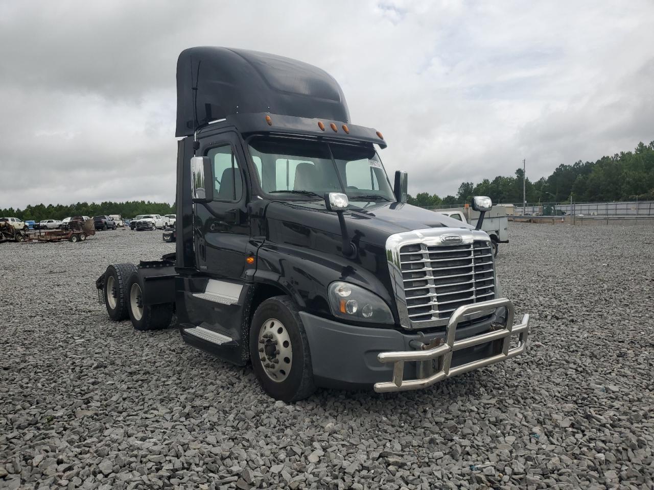 2017 Freightliner Cascadia 1
