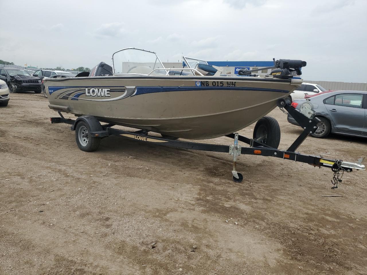 2005 Lowe Boat w/trl