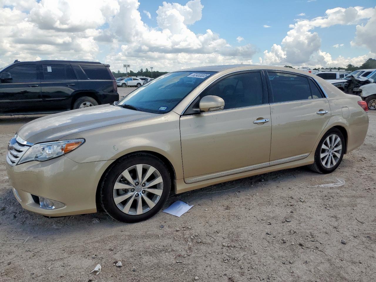 Toyota Avalon bas