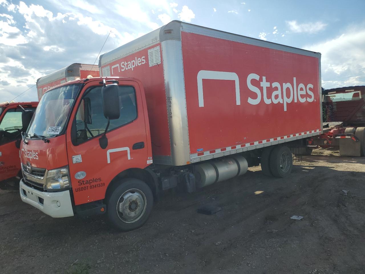 2017 Hino 195