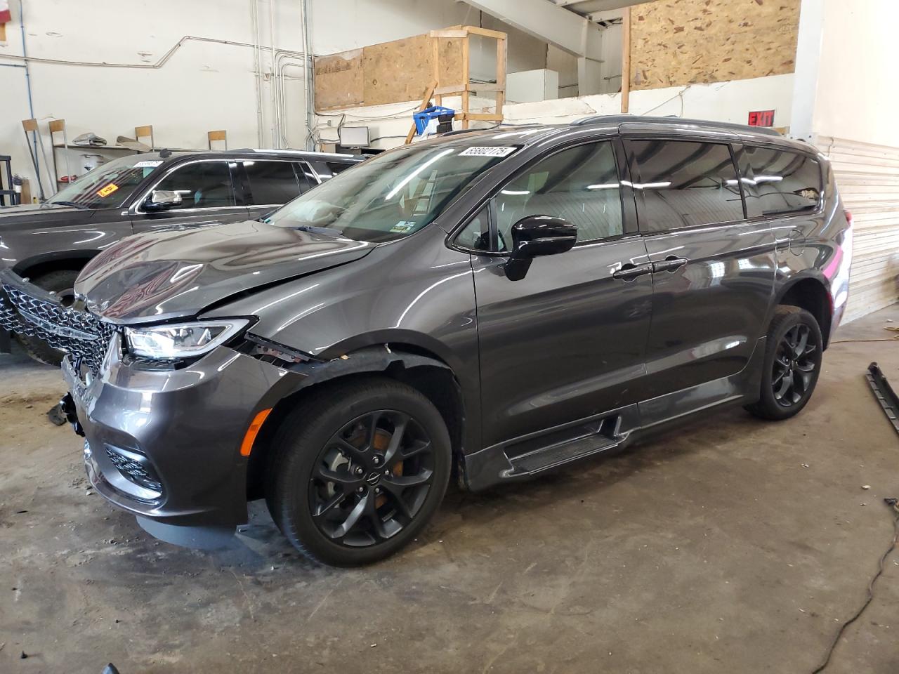 2023 Chrysler Pacifica l