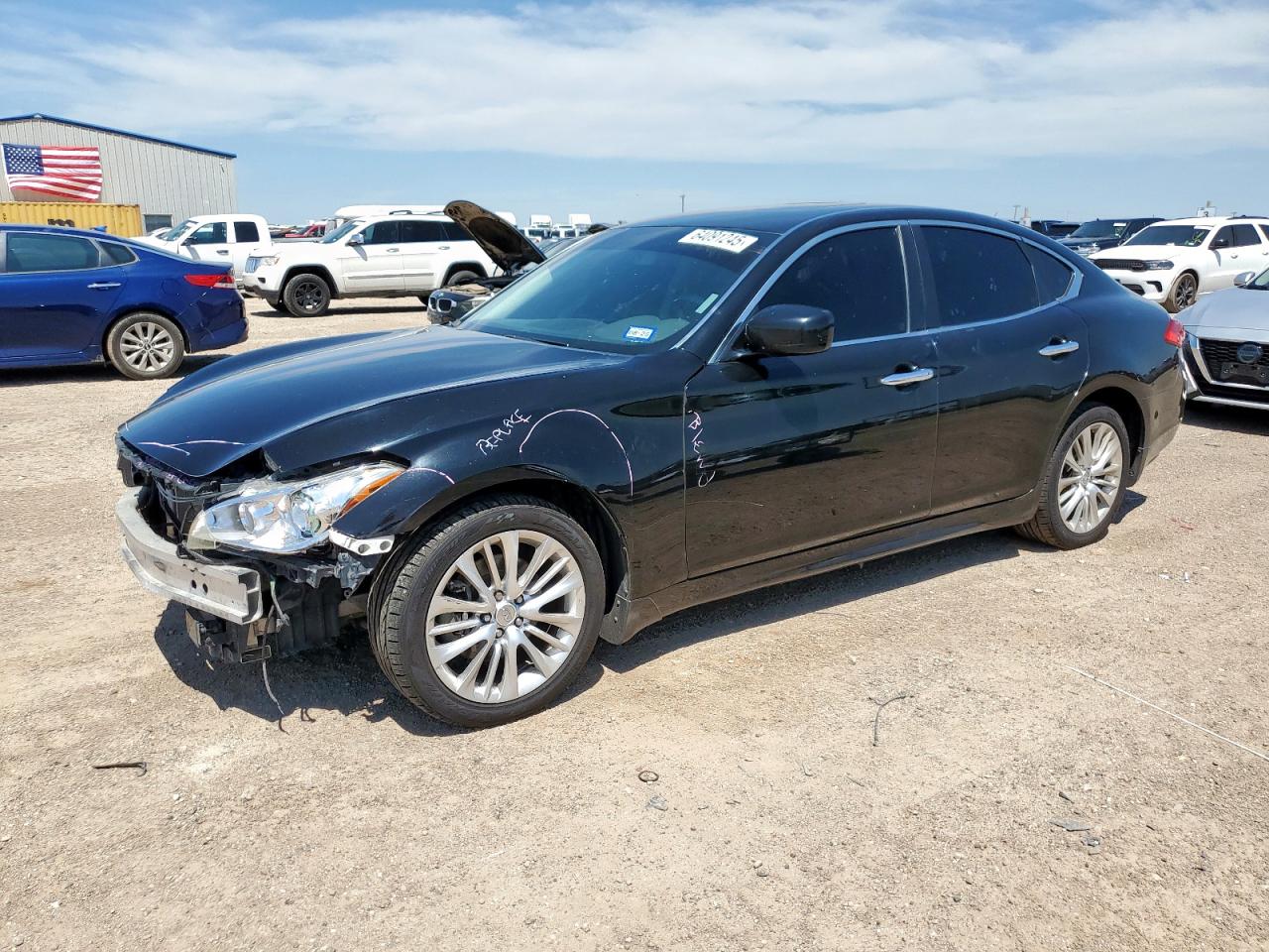 2012 Infiniti M56