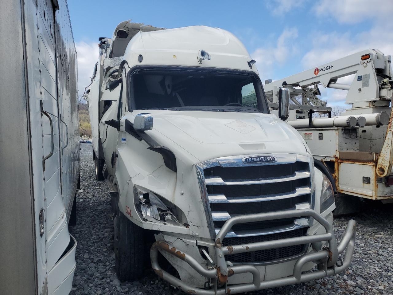 2020 Freightliner Cascadia 1