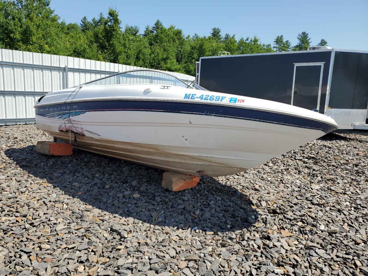 Bayliner Boat 1950 capri