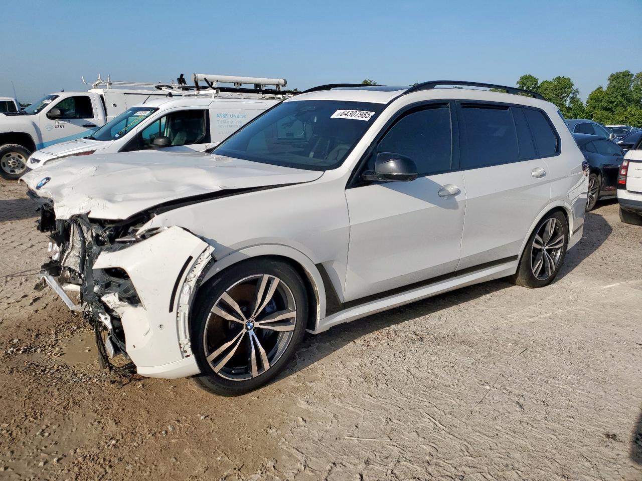2025 BMW X7 m60i
