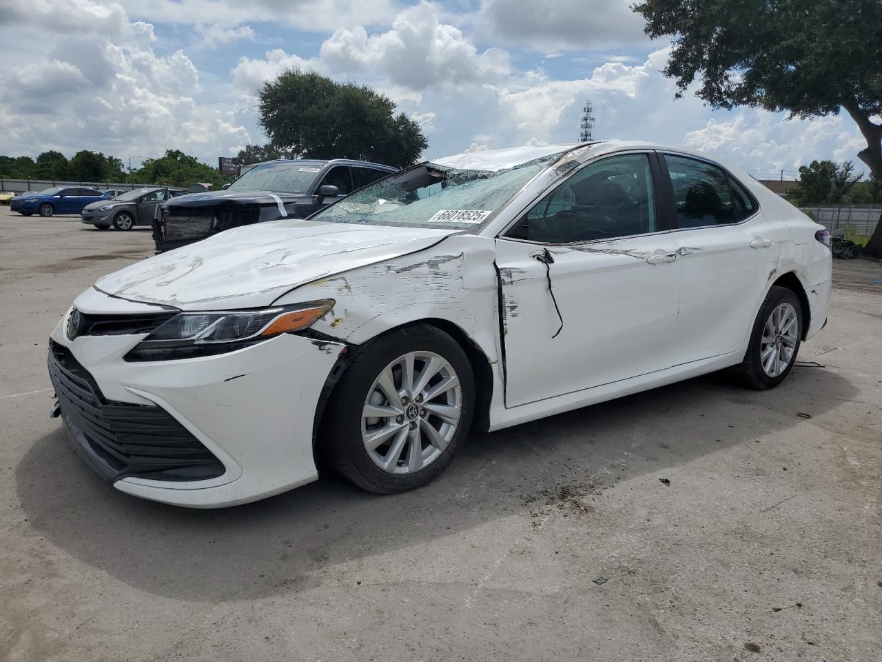 2023 Toyota Camry le LE