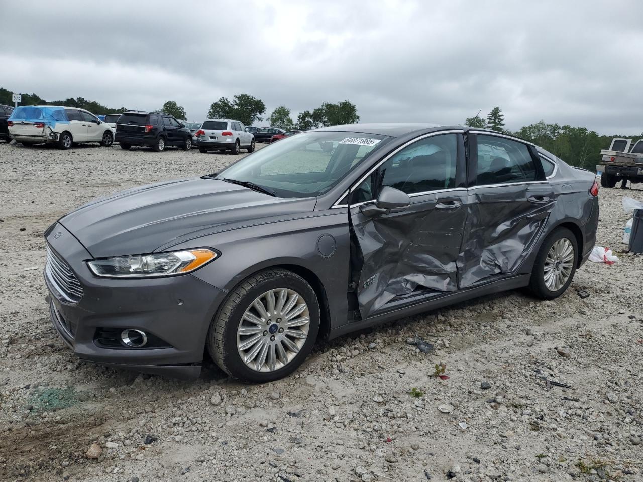 2013 Ford Fusion tit
