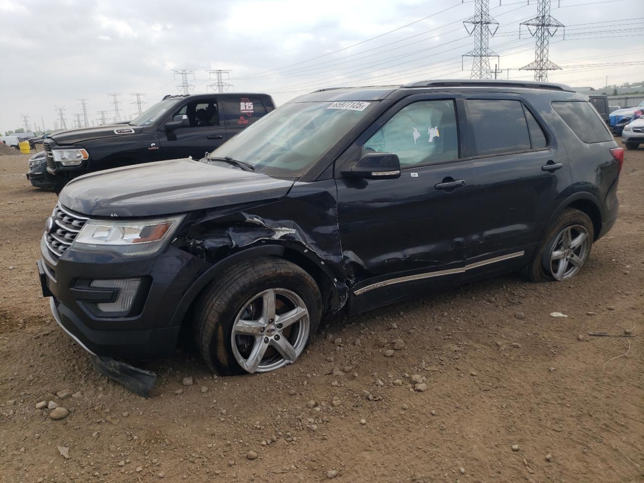 2017 Ford Explorer x