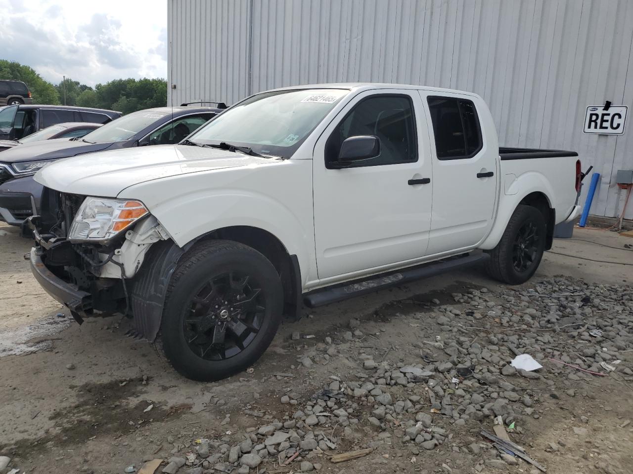 2021 Nissan Frontier s