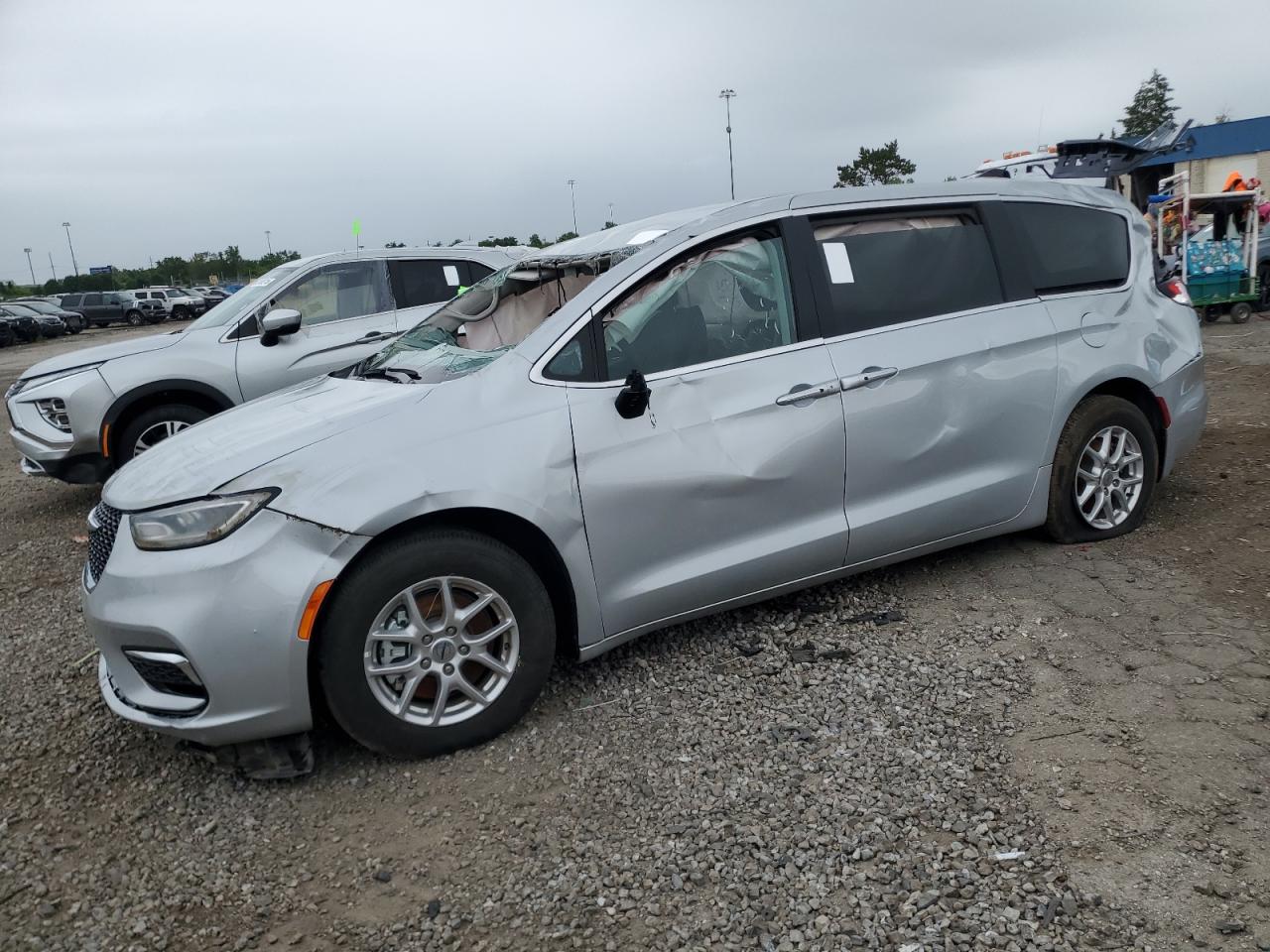 2024 Chrysler Pacifica t