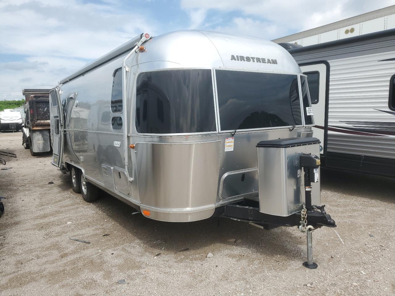 2020 Airstream Camper