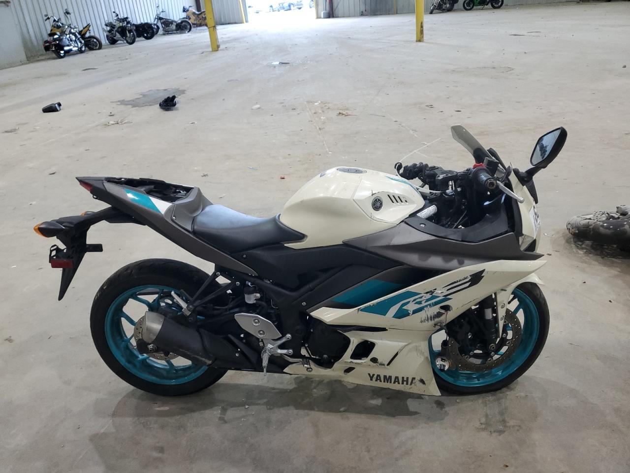 2024 Yamaha Yzfr3 a
