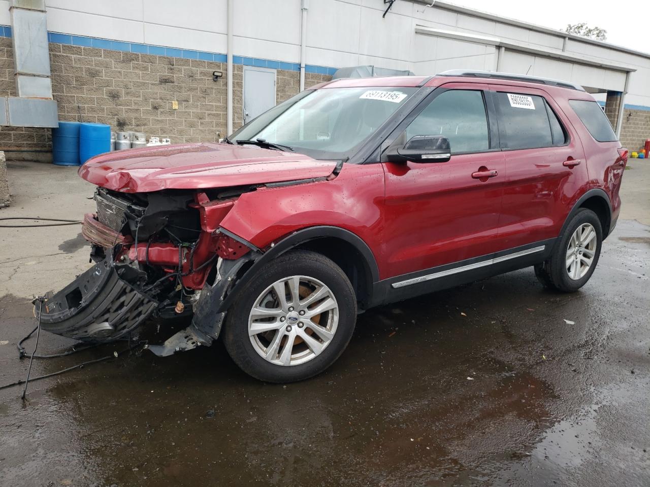 2018 Ford Explorer x