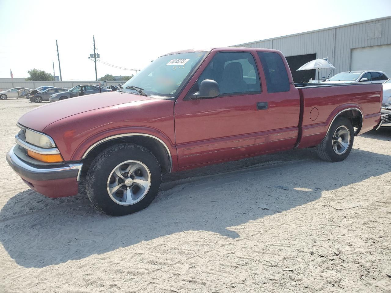 2000 Chevrolet S truck s1