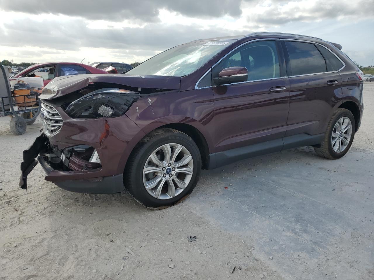 2019 Ford Edge titan