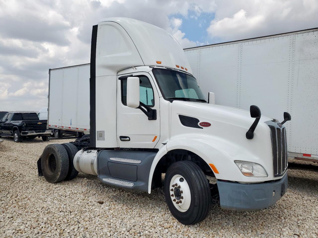 2016 Peterbilt tractor 579