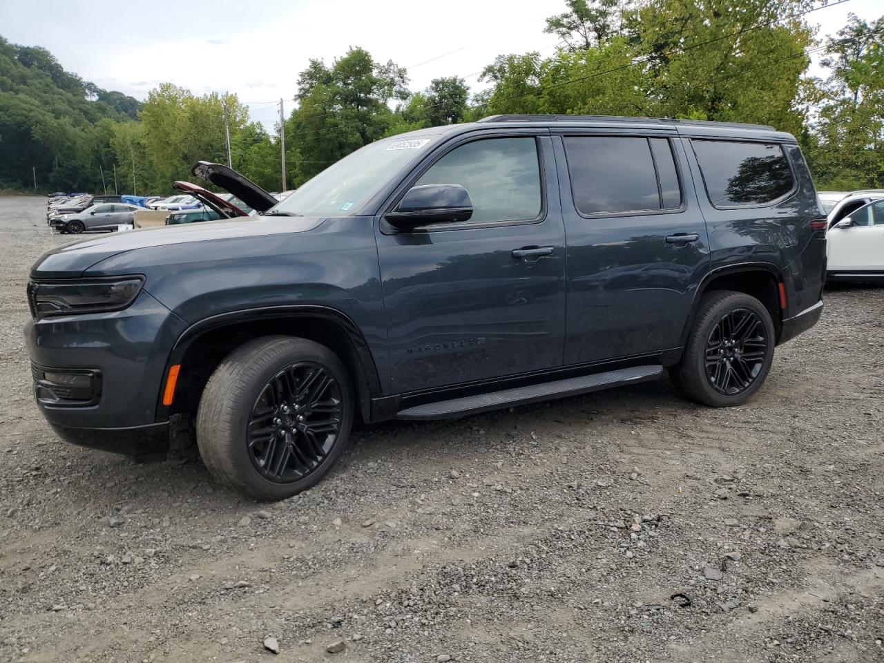 2022 Jeep Wagoneer s