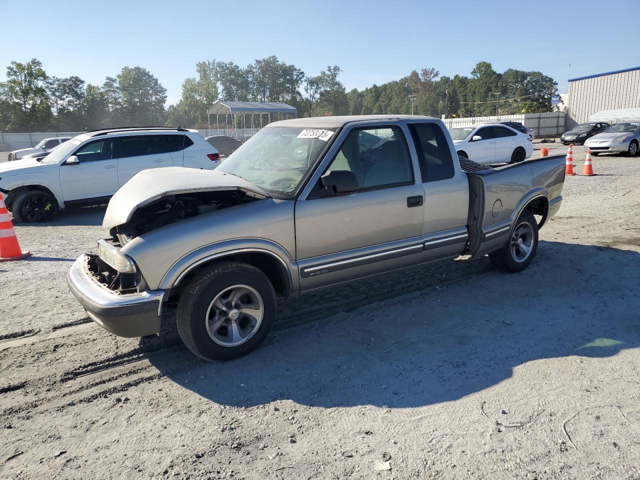 2000 Chevrolet S truck s1