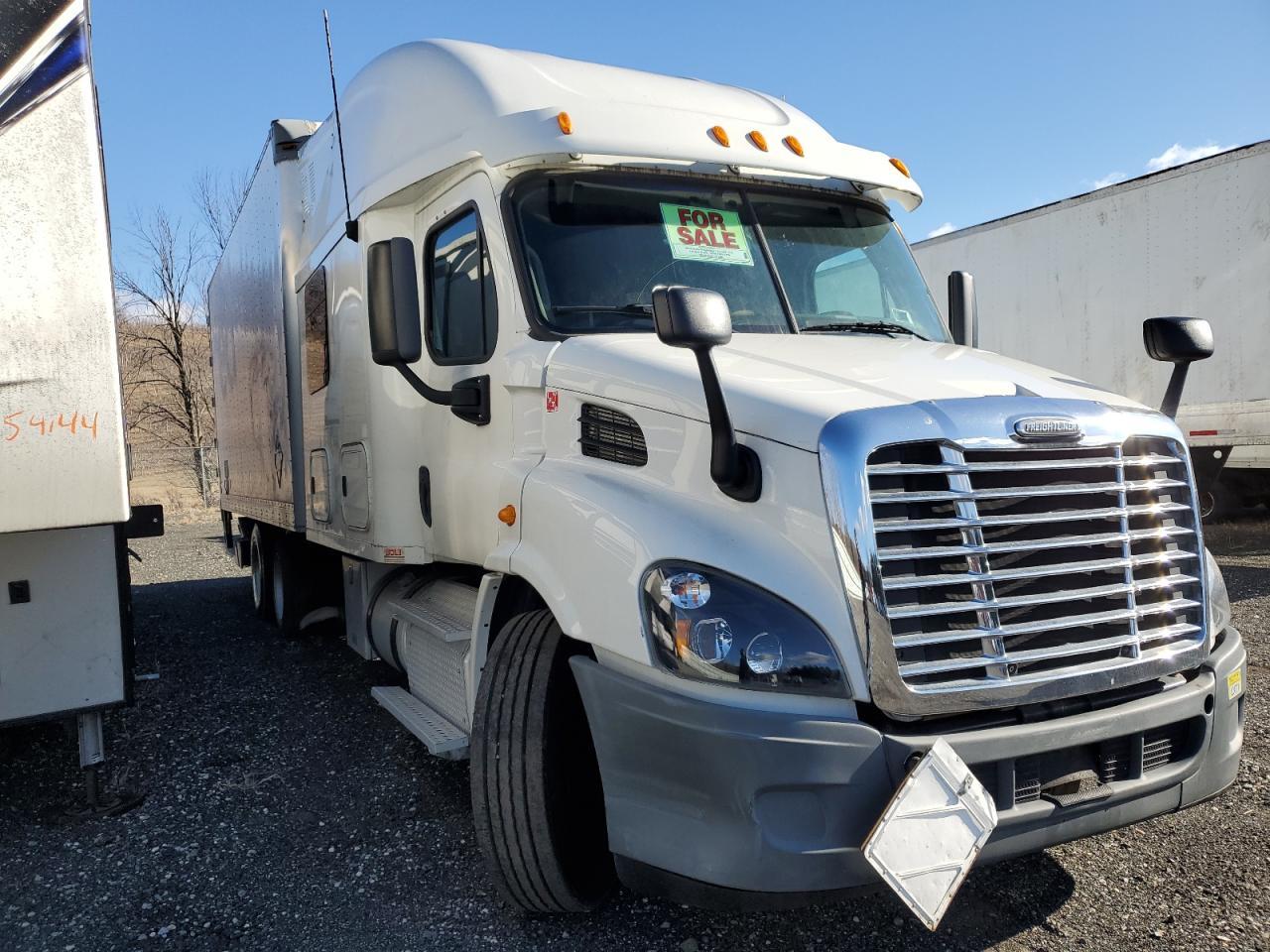 2014 Freightliner Cascadia 1