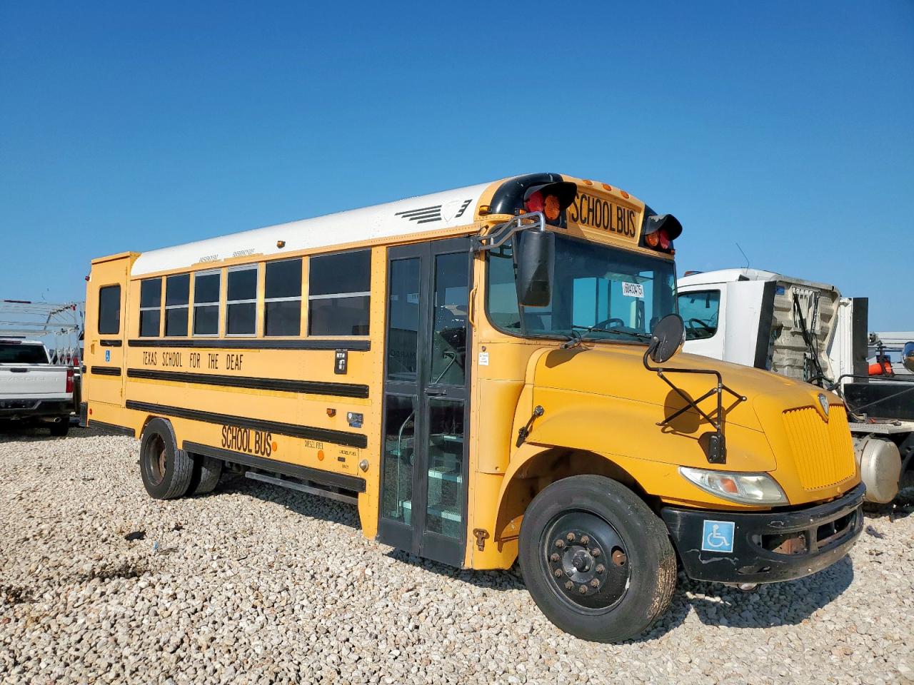 2011 Ic corporation 3000 ce