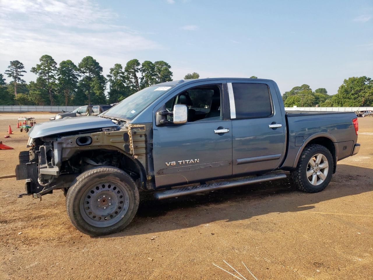 2011 Nissan Titan s