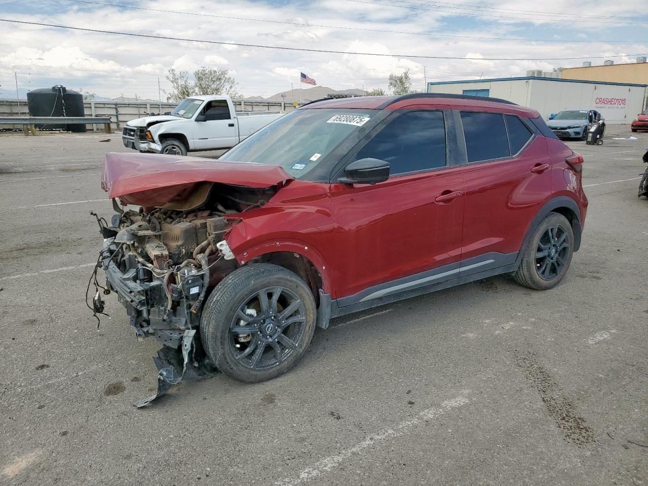 2023 Nissan Kicks sr