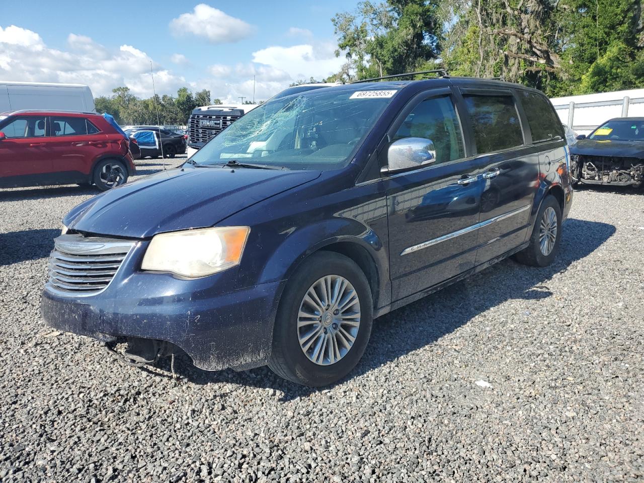 2013 Chrysler Town & cou