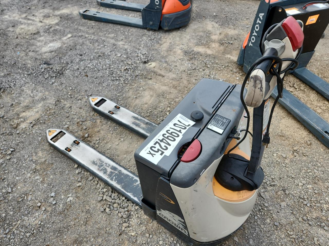 Crown Electric pallet jack