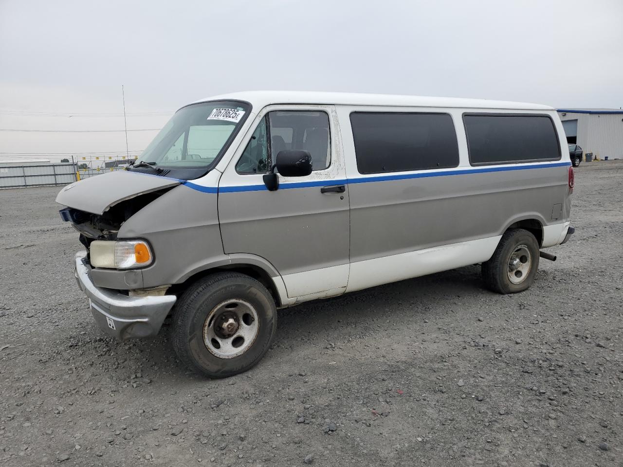 Dodge Ram wagon b2500