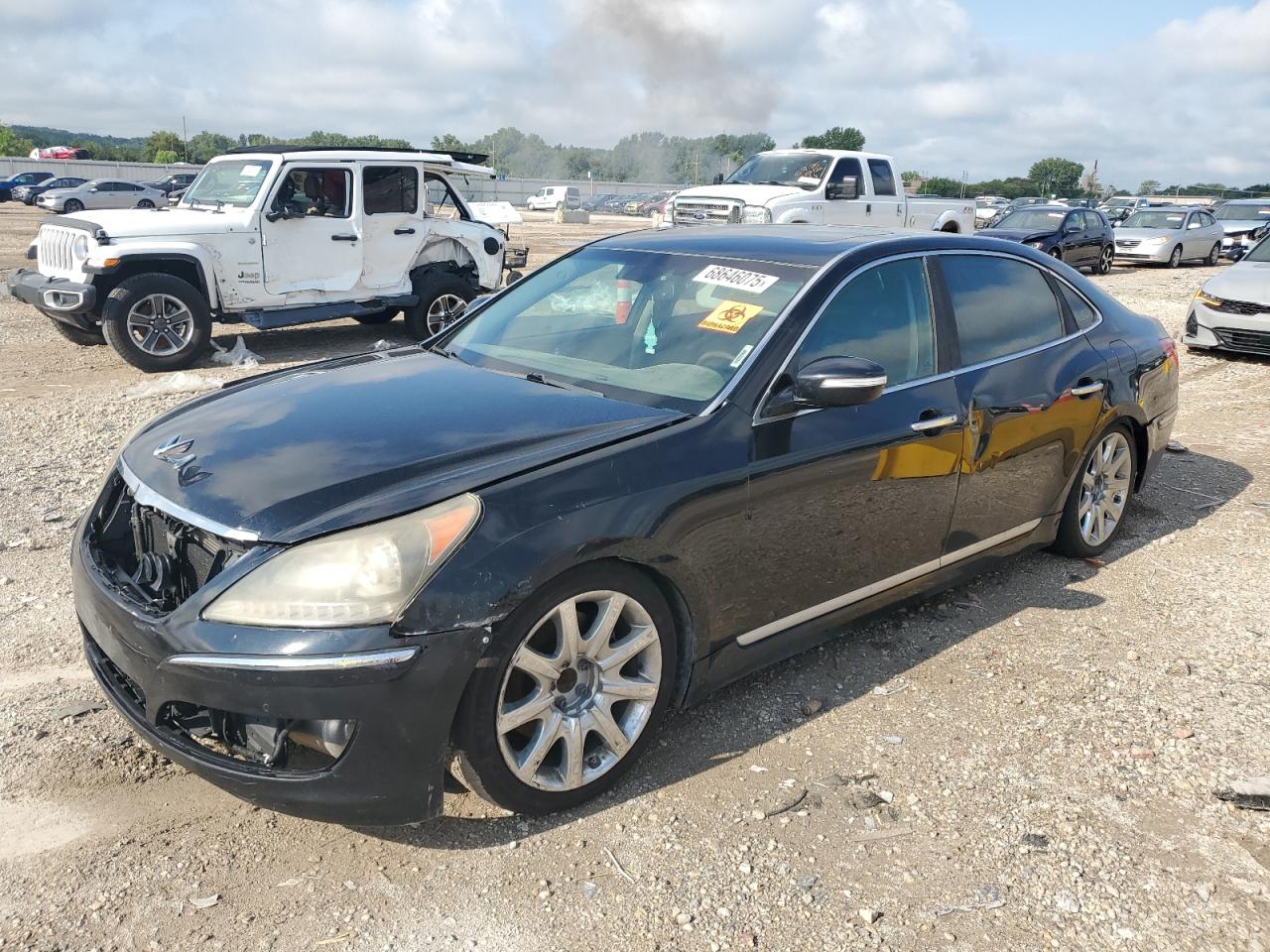 2011 Hyundai Equus sign