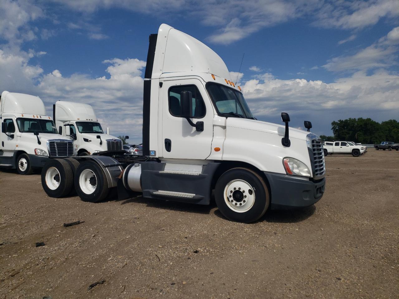 2015 Freightliner Cascadia 1