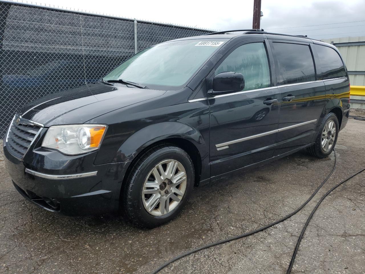 2010 Chrysler Town & cou