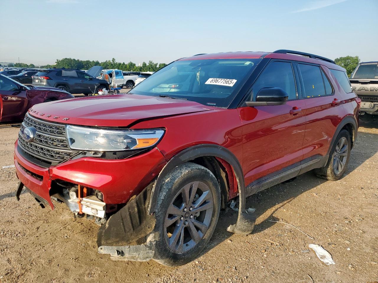 2022 Ford Explorer x