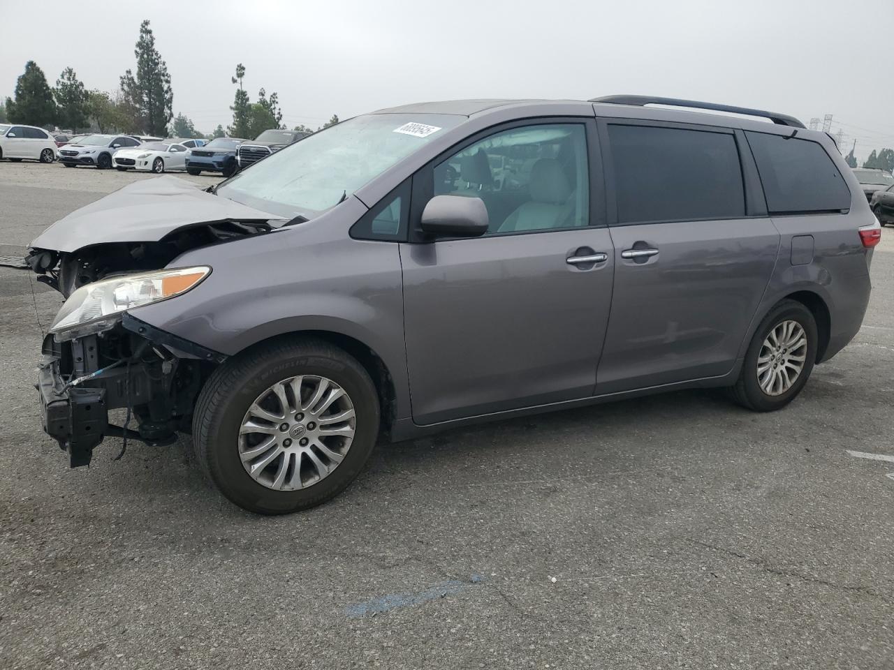 2016 Toyota Sienna xle