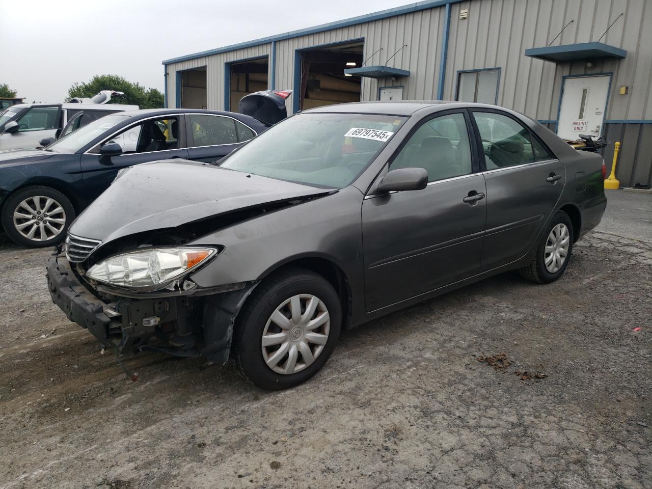 2005 Toyota Camry le