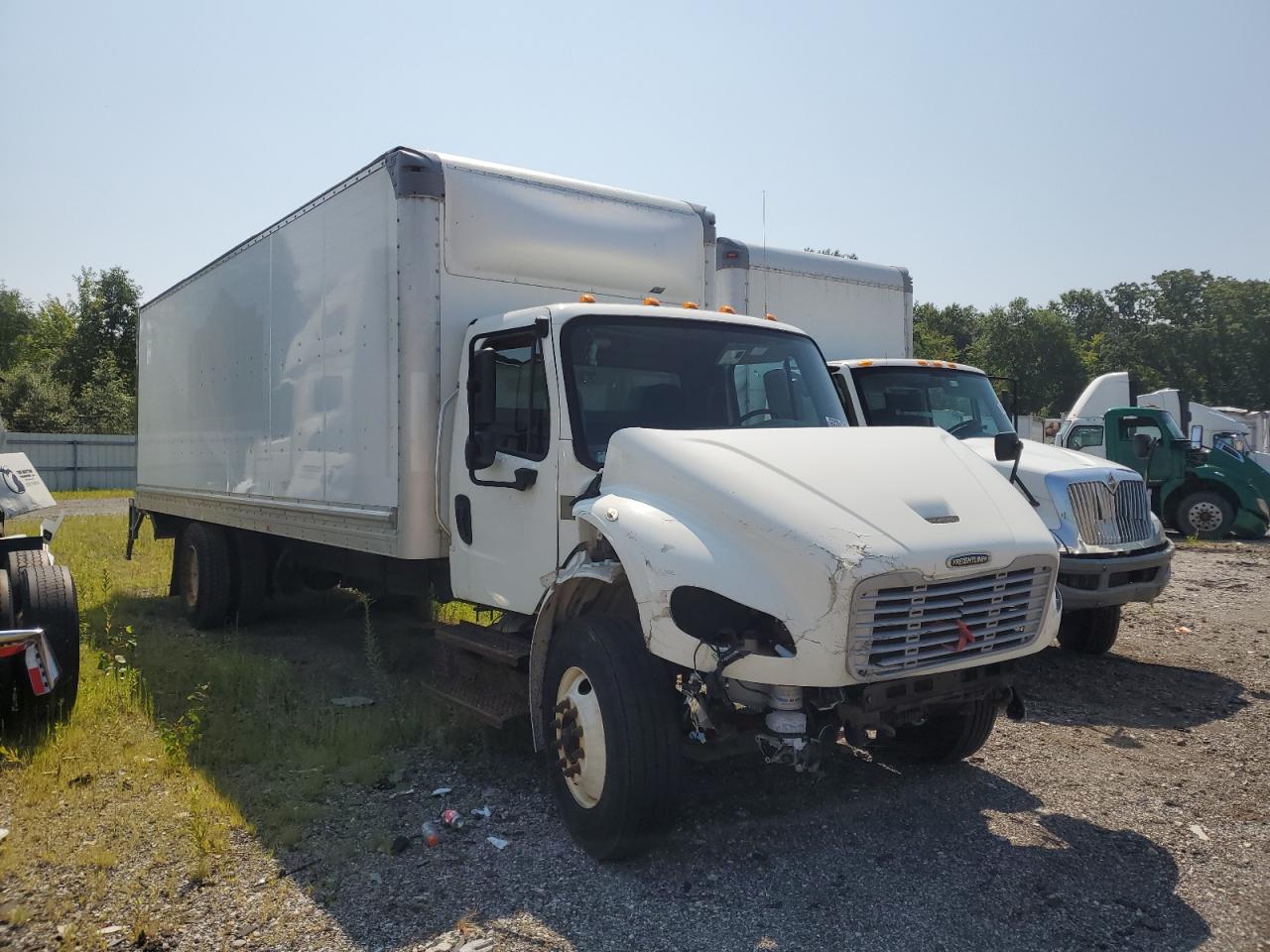2020 Freightliner M2 106 med